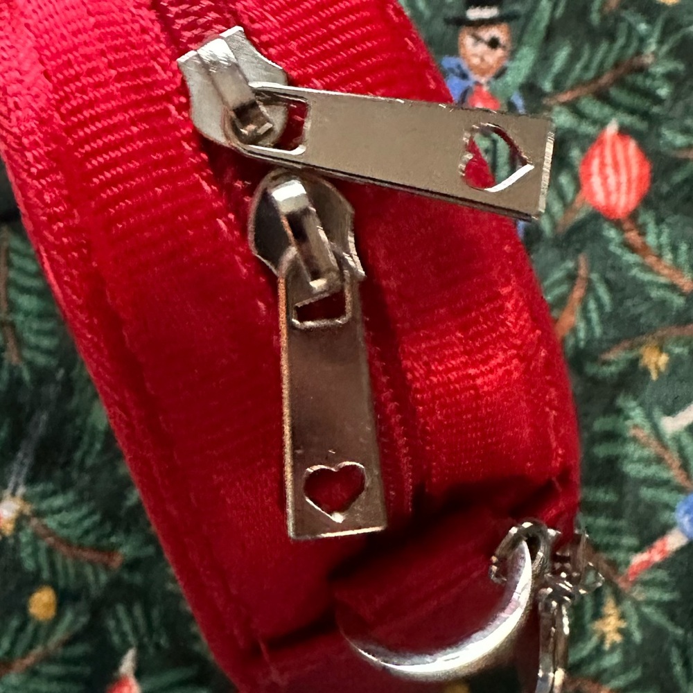 Harvey’s Be Mine Sweetheart Convertible Seatbelt Collectors Bag - Picture 9 of 11